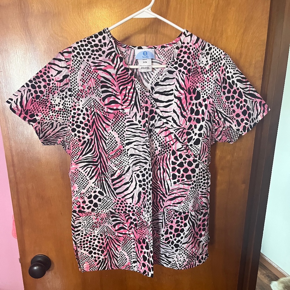 Small Printed Scrub Top